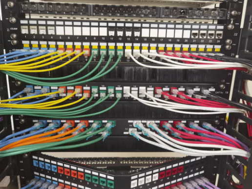 高密度光纤布线:未来的数据通信解决方案-科兰