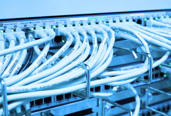 交换机组网与PON组网哪个好?-科兰